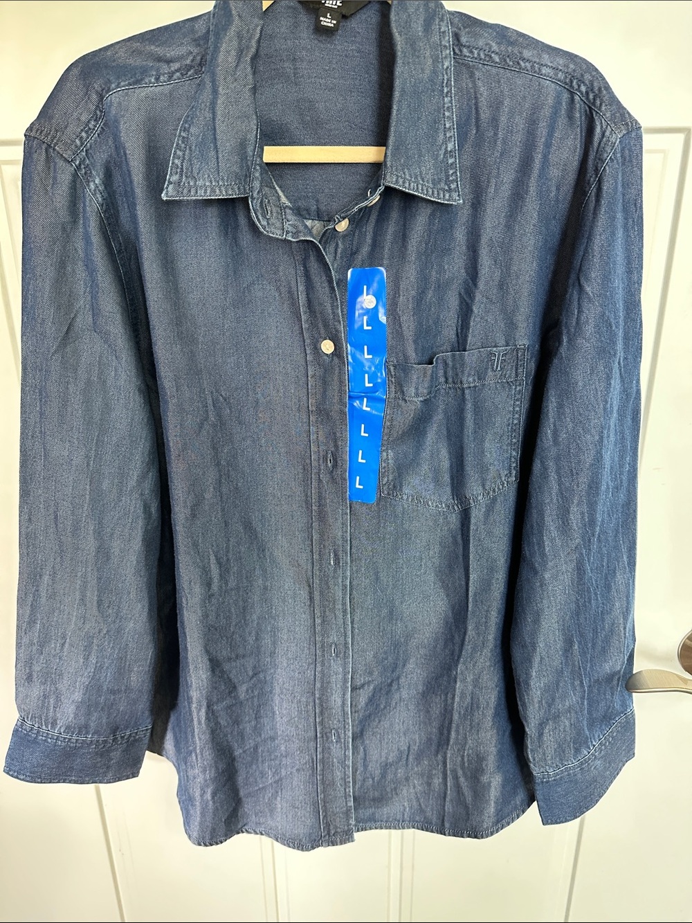 NWOT Frye Indigo Blue Denim Button-Down Women's Shirt